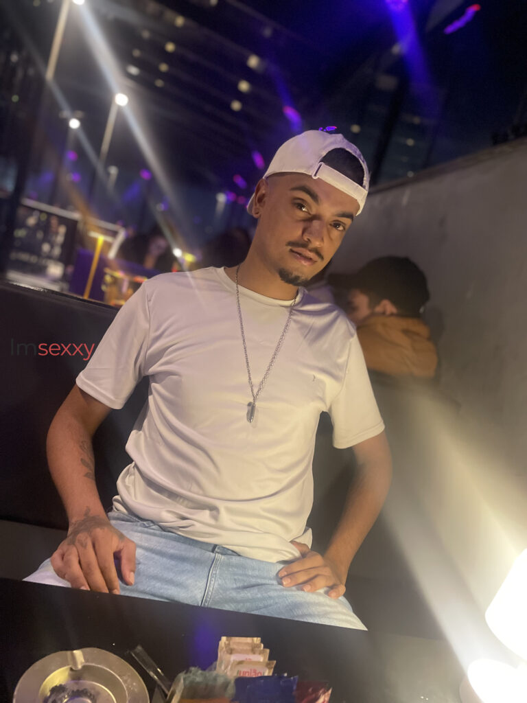 Miguel — 18 anos — Acompanhante em Osasco SP — Foto 11