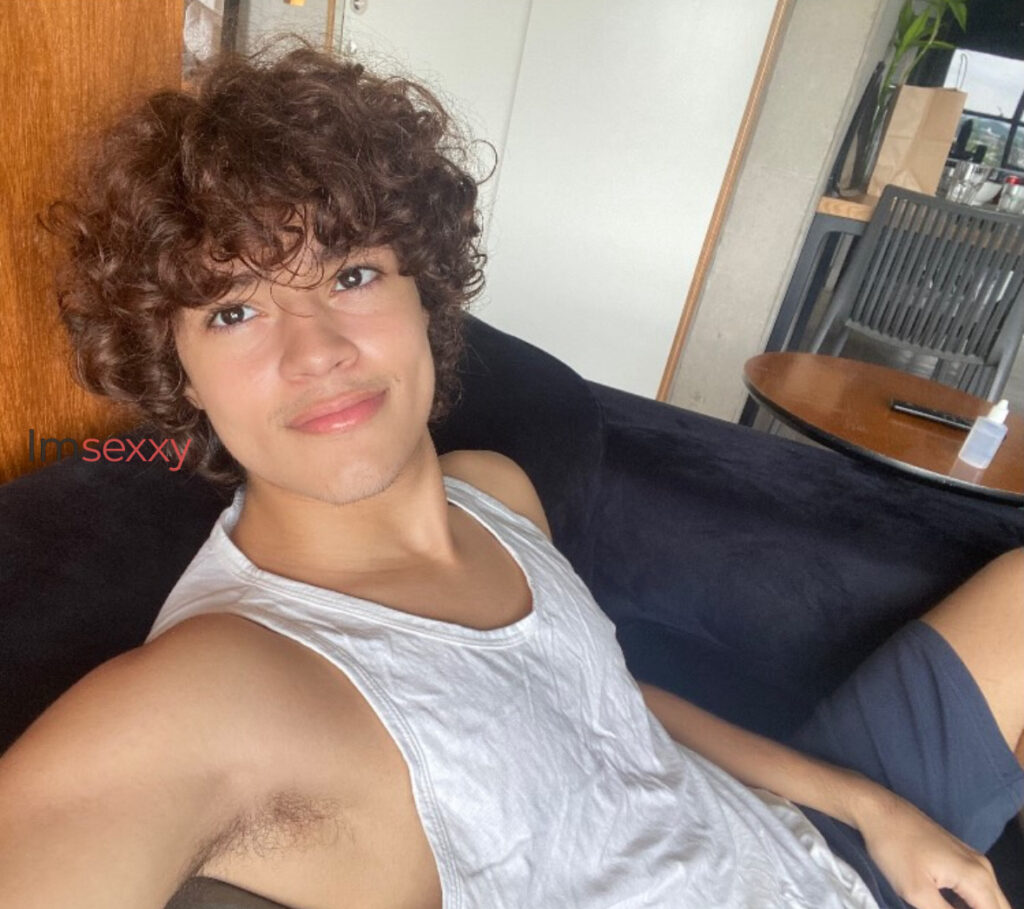 Heitor Ferrari — 20 anos — Acompanhante em Santa Teresa, Rio de Janeiro RJ — Foto 15