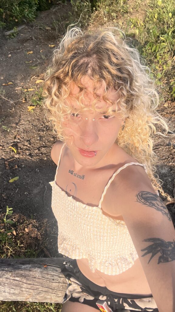 Melmeljanny — 19 anos — Travesti em bairro da cruz, Lorena SP — Foto 5