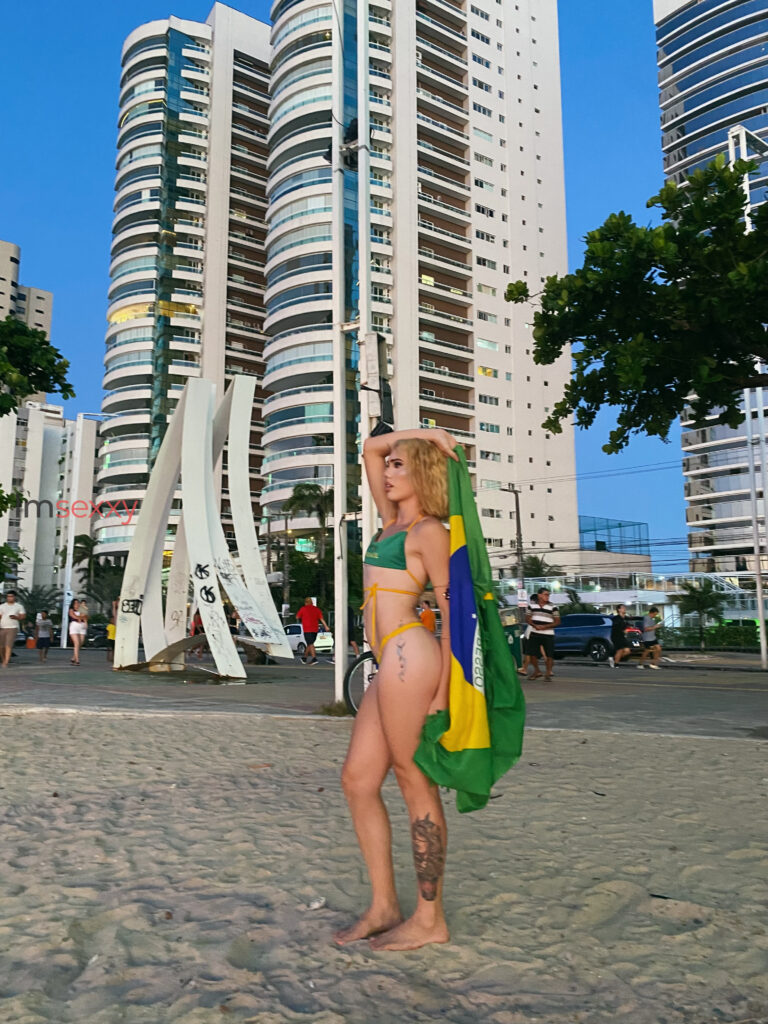 Alícia — 28 anos — Travesti em São Paulo SP — Foto 6