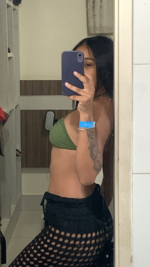 Carol Mendes — 21 anos — Acompanhante em Centro, Goiânia GO — Foto 13