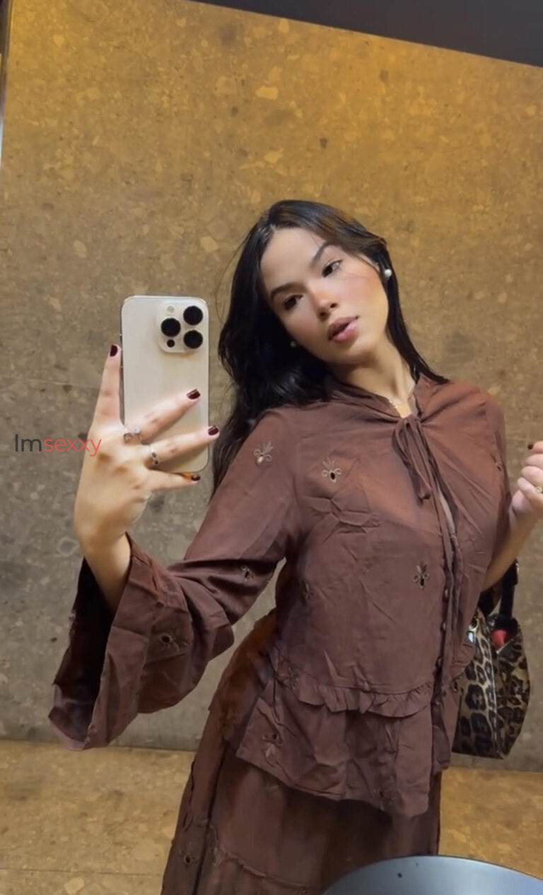 Giovanna falcon — 18 anos — Acompanhante Baixinha — em Moema, São Paulo SP