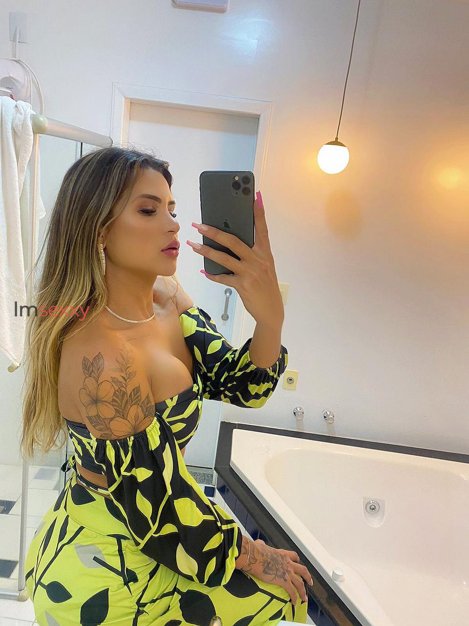Lia lara — 23 anos — acompanhante travesti em Moema, São Paulo — foto de capa